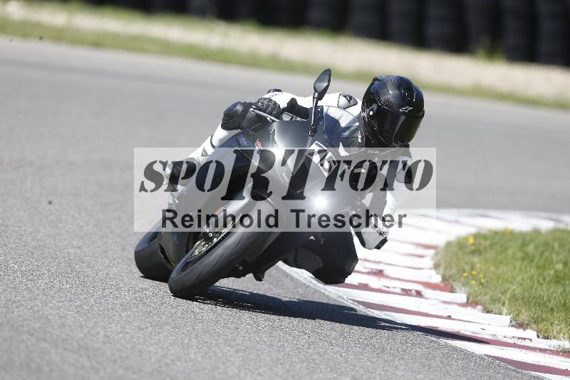 /Archiv-2025/48 25.08.2025 Cornu Master School ADR/gruen-vert/75